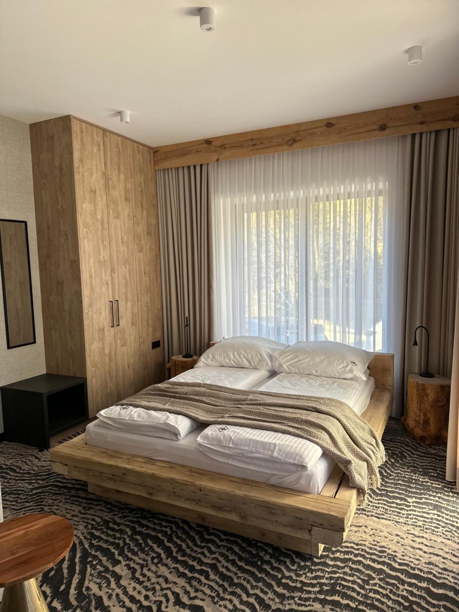 Kama Guest house *
